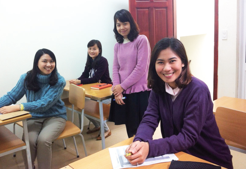 Ms. Lan & Thai students
