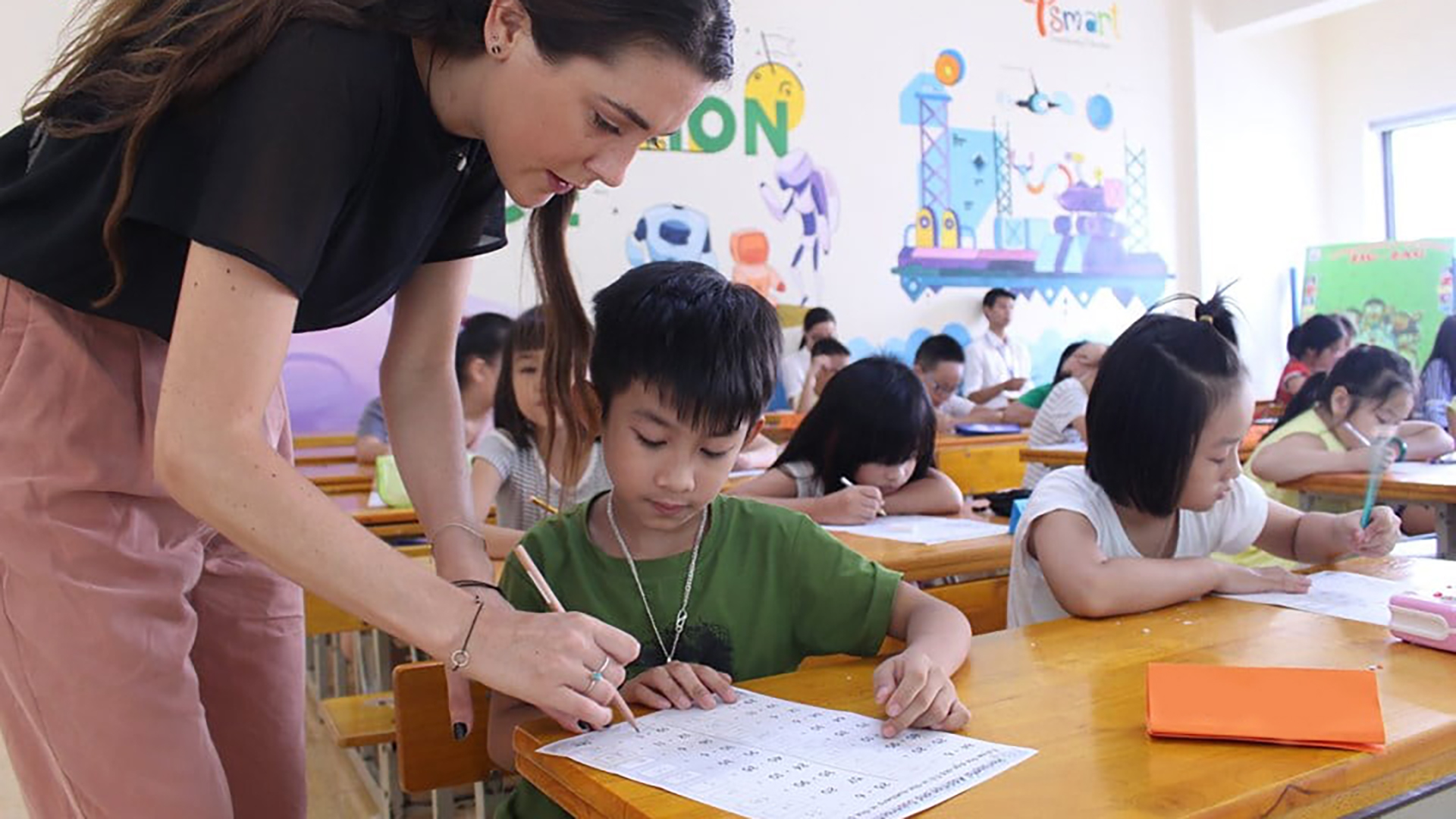 A new approach to teach Vietnamese: Vietnamese + English